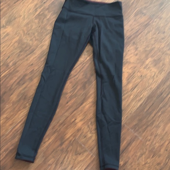 Reversible lulu lemon leggings - Picture 3 of 6